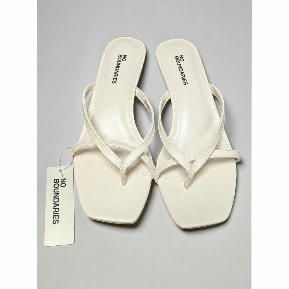 Thong Kitten Heel Sandals Size 11 Off-White New NWT Minimalist Dressy